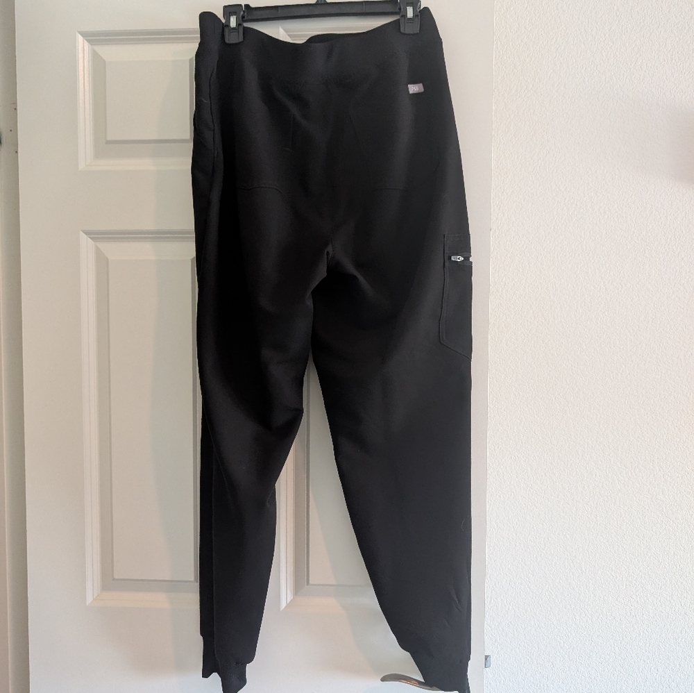 Figs High Waisted Zamora - Jogger Scrub Pant™ in Black Size Large - Picture 5 of 7
